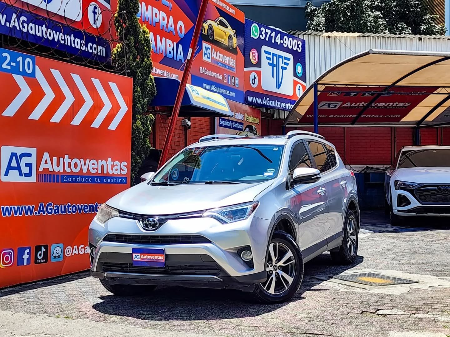 TOYOTA RAV4 XLE FWD M.2016