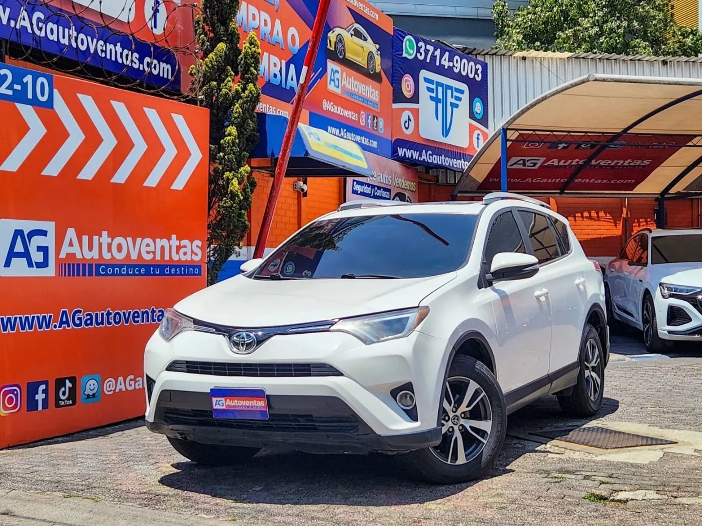 TOYOTA RAV4 XLE FWD M.2016
