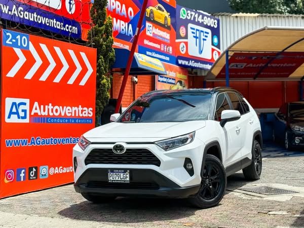 TOYOTA RAV4 XLE M.2021